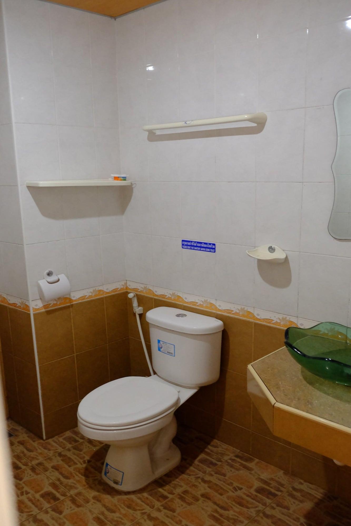 Banchang Apartment And Hotel Rayong Exterior photo